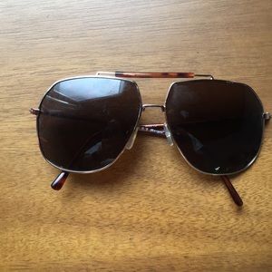 AJ Morgan sunglasses tortoiseshell accents
